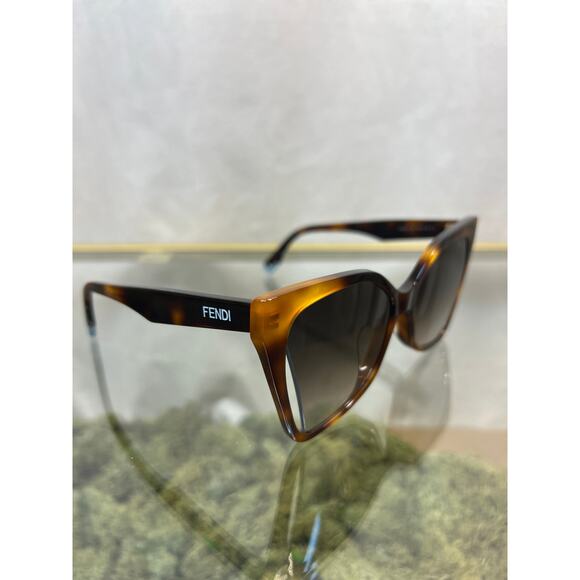 FENDI Havana Tortoise Sunglasses TS FE40010U main image 11